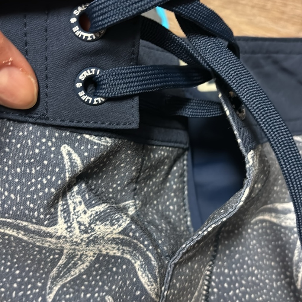Brand🆕🔥😍🔥 SALT LIFE boardshorts - Picture 6 of 17